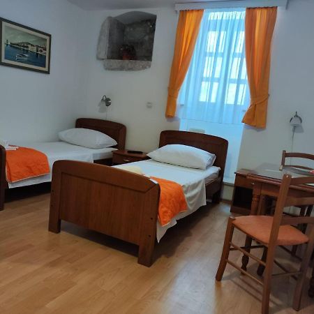 Maja Apartments Trogir Bagian luar foto