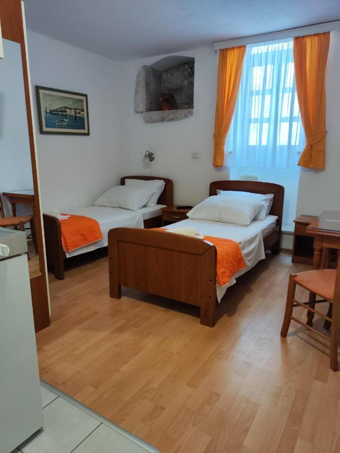 Maja Apartments Trogir Bagian luar foto