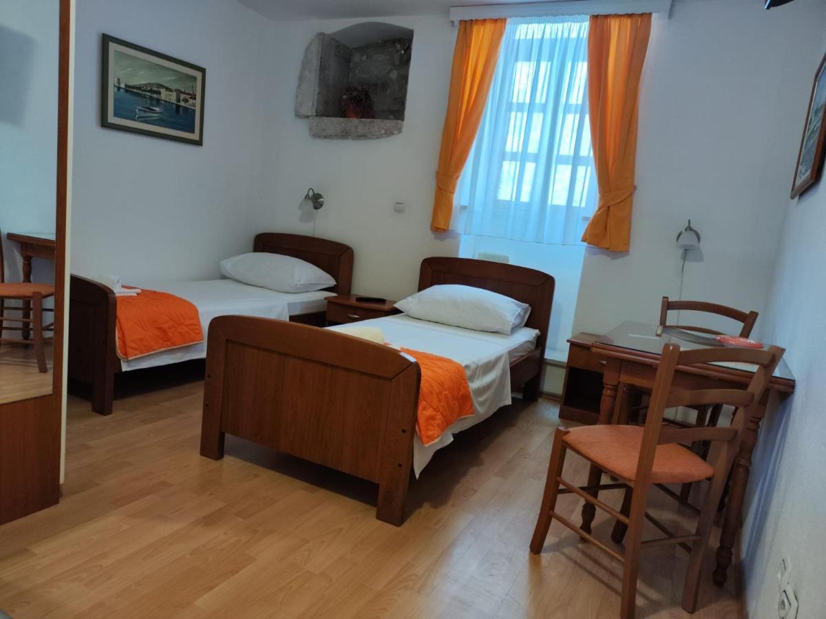 Maja Apartments Trogir Bagian luar foto