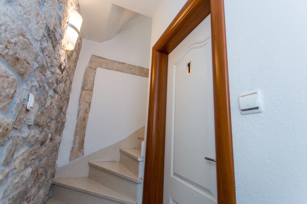 Maja Apartments Trogir Bagian luar foto